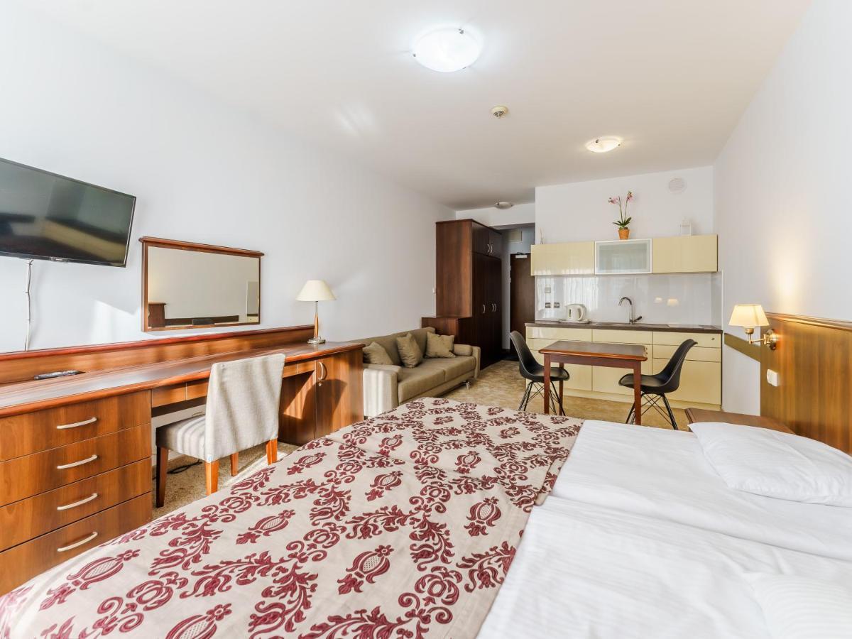 Arka Medical Spa - Prywatny Apartament 517A W Czesci Apartamentowej Arka Medical Spa كولوبرزيغ المظهر الخارجي الصورة