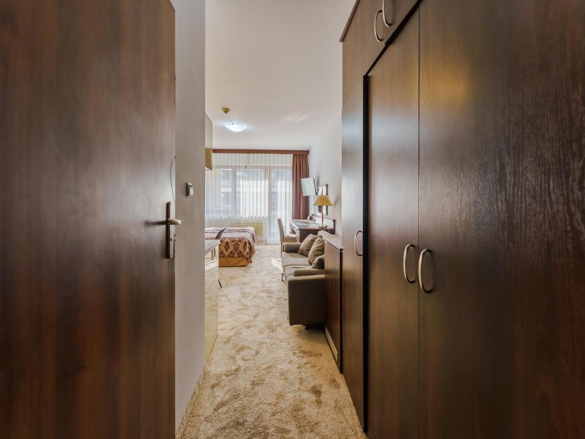 Arka Medical Spa - Prywatny Apartament 517A W Czesci Apartamentowej Arka Medical Spa كولوبرزيغ المظهر الخارجي الصورة